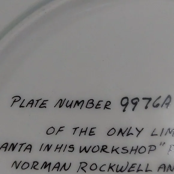 Norman Rockwell Christmas 1984 Collector's Plate Santa In His Workshop - Picture 3 of 3